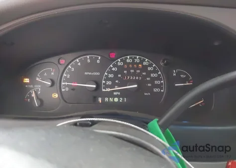 2000 Mercury Mountaineer из США, поврежденный, VIN 4M2ZU76E2YUJ24261